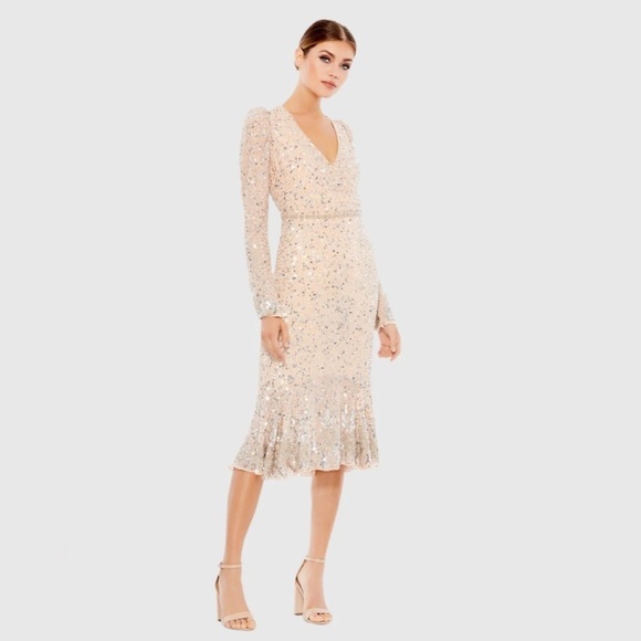 MAC DUGGAL 10740 NWOT
Sequin Dress with Embellished Hemline and Belt - Picture 1 of 6
